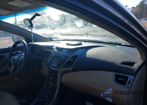 2016 Hyundai Elantra Se z USA, uszkodzony, nr VIN 5NPDH4AE1GH668060